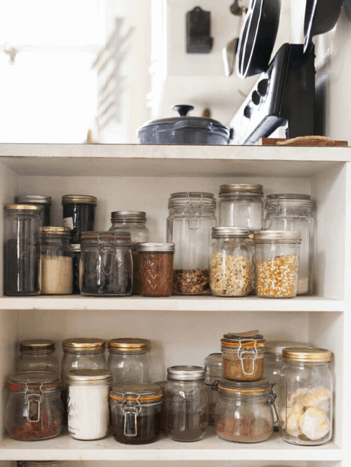 using jars to organize your kitchen